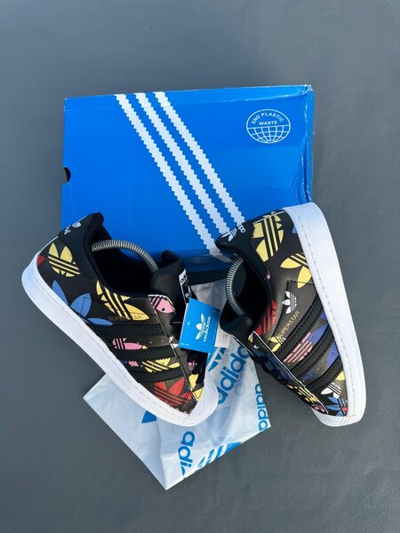 Adidas super star