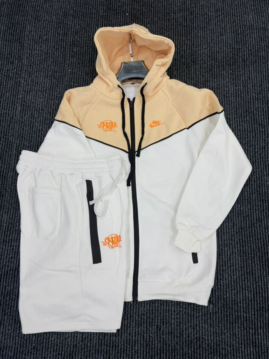 Survêtement Nike à capuche