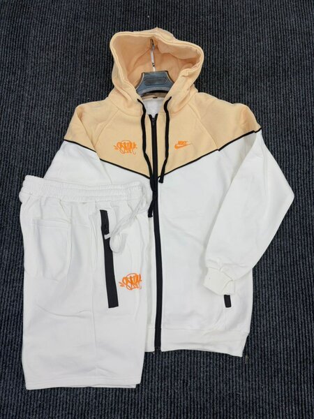 Survêtement Nike à capuche