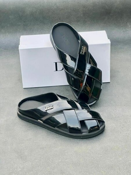 Sandales noires vernis élégantes