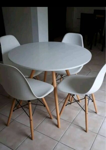 Table à manger moderne