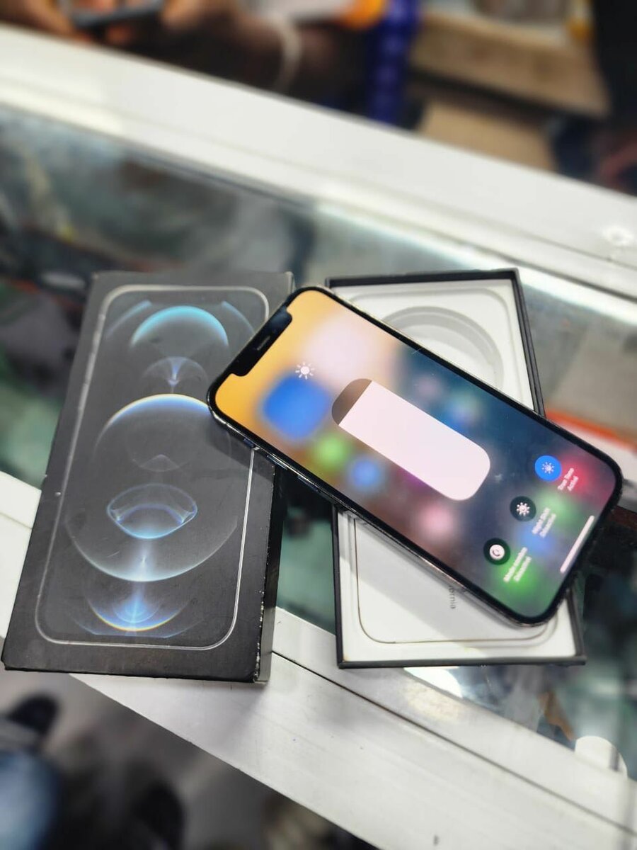 12 pro 128giga tout passe