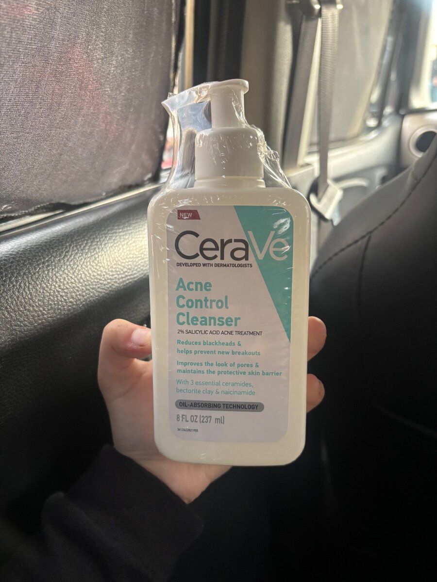 Cera ve acne cleanser