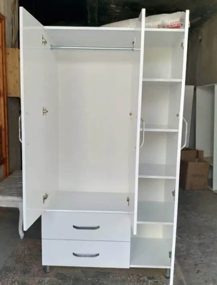 Armoire blanche moderne
