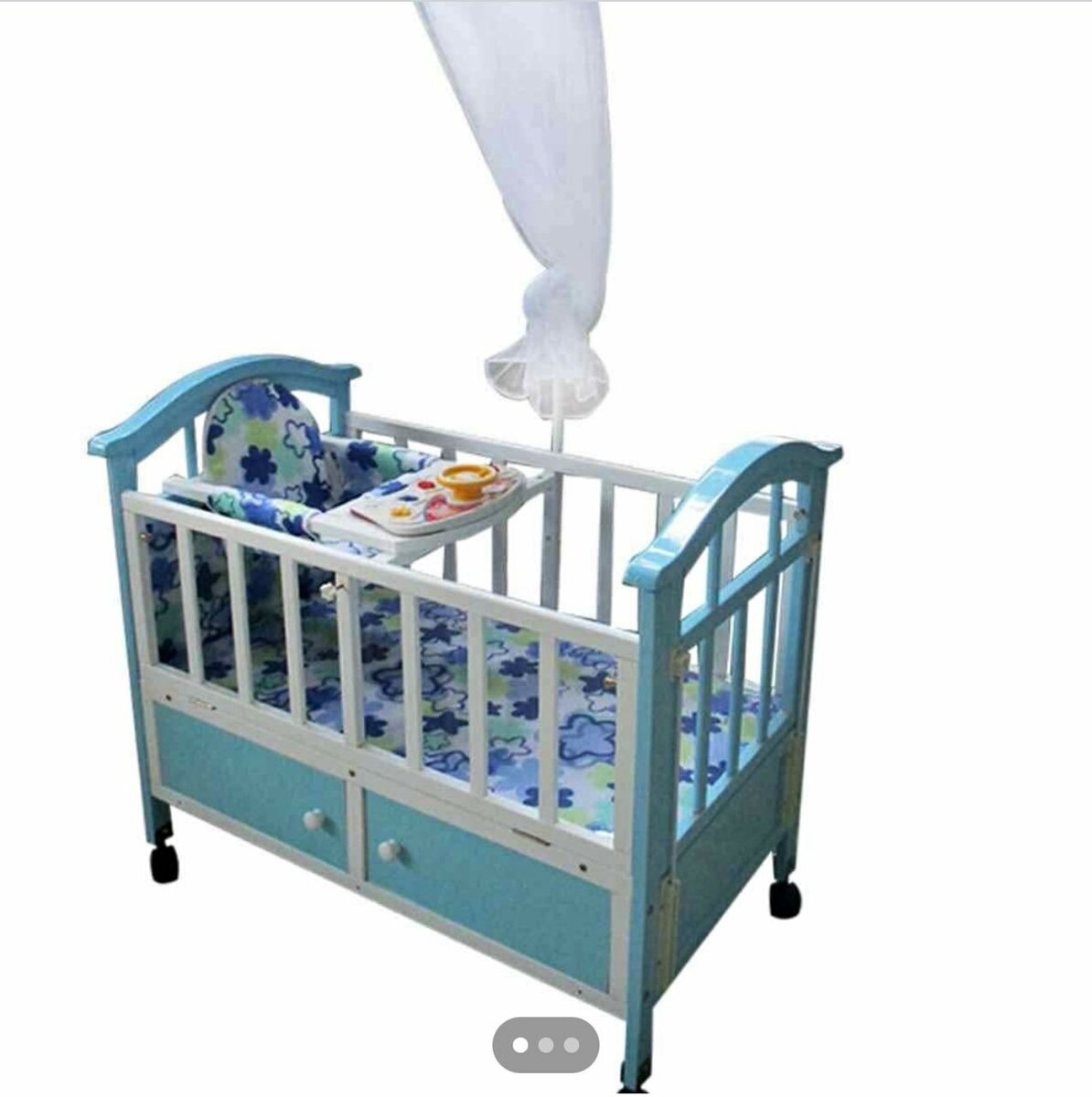 Berceau bébé avec moustiquaire