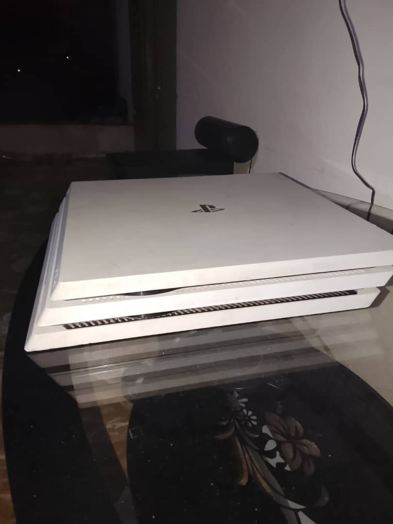 Console Sony PS4 Pro Blanc