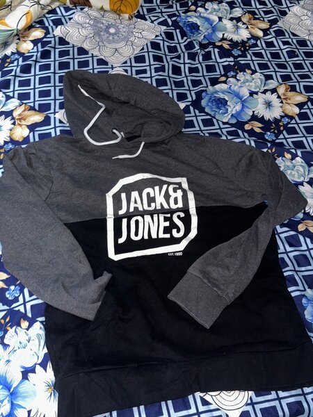 Pull over Jake&Jones