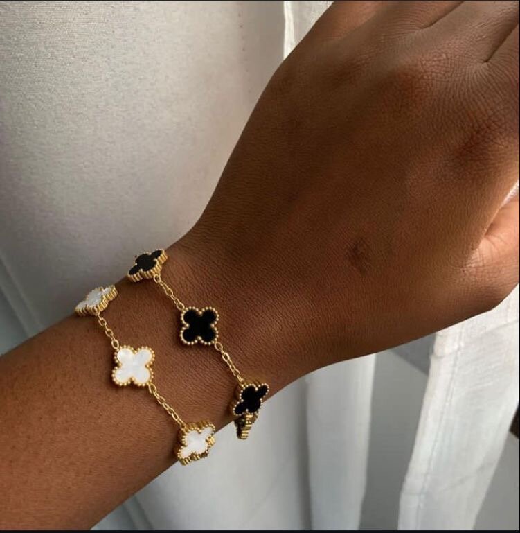 Bracelet trèfle doré élégant