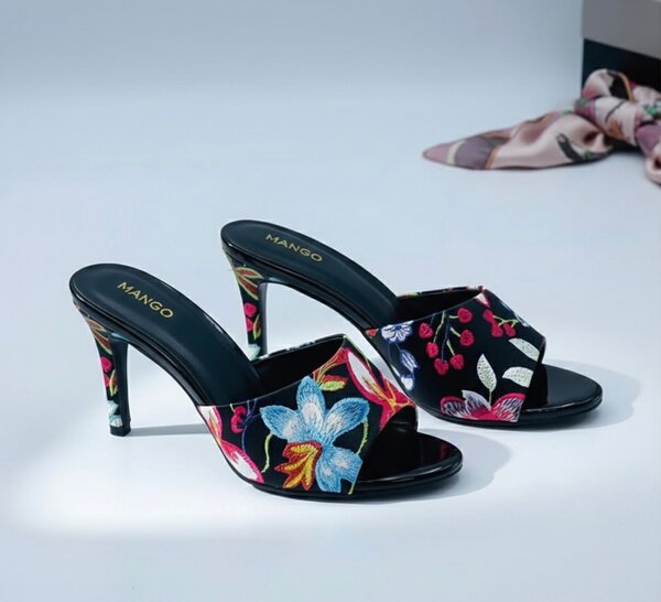 Mules à talons floraux Mango