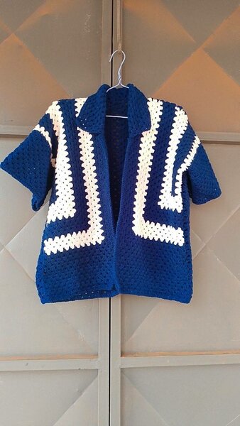 Gilet tricoté bleu-blanc femme