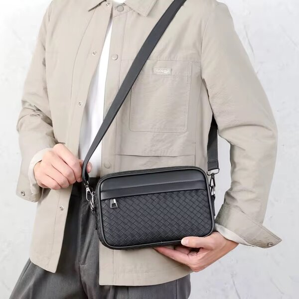 Sac bandoulière en cuir tressé