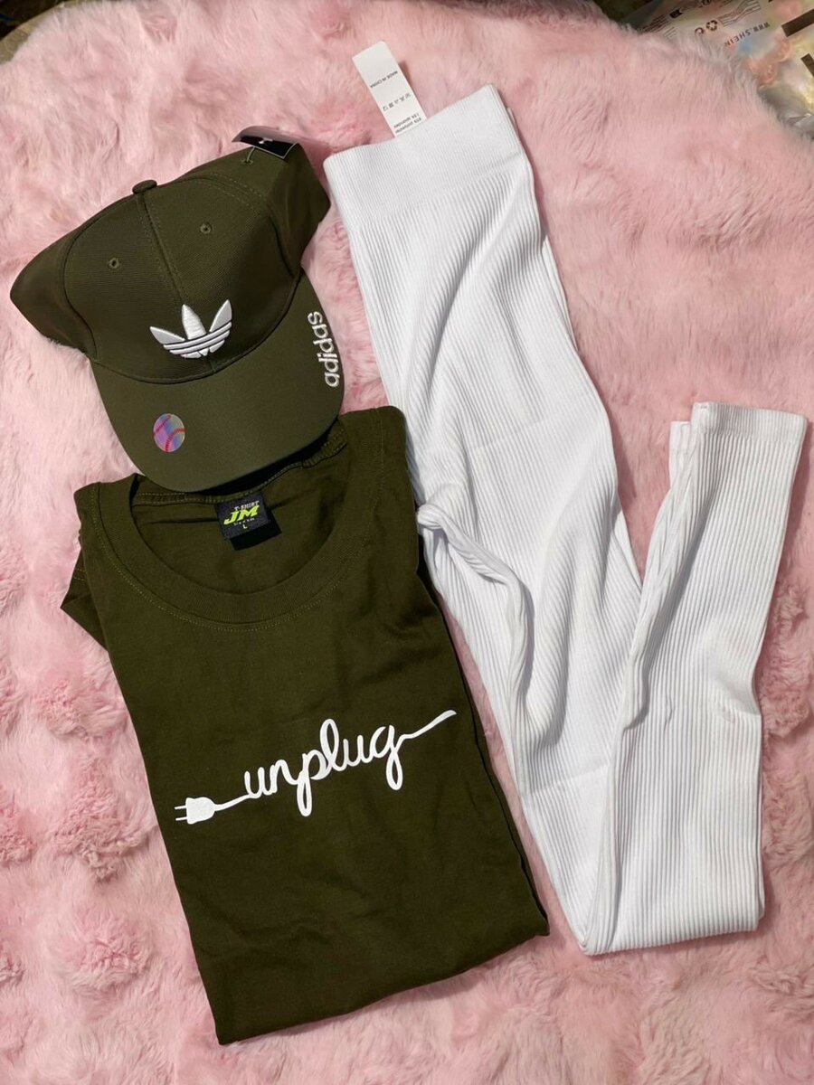 Ensemble décontracté avec casquette