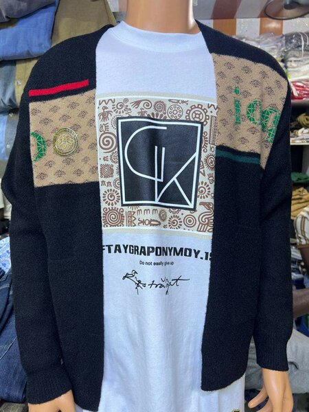 Cardigan noir à motifs