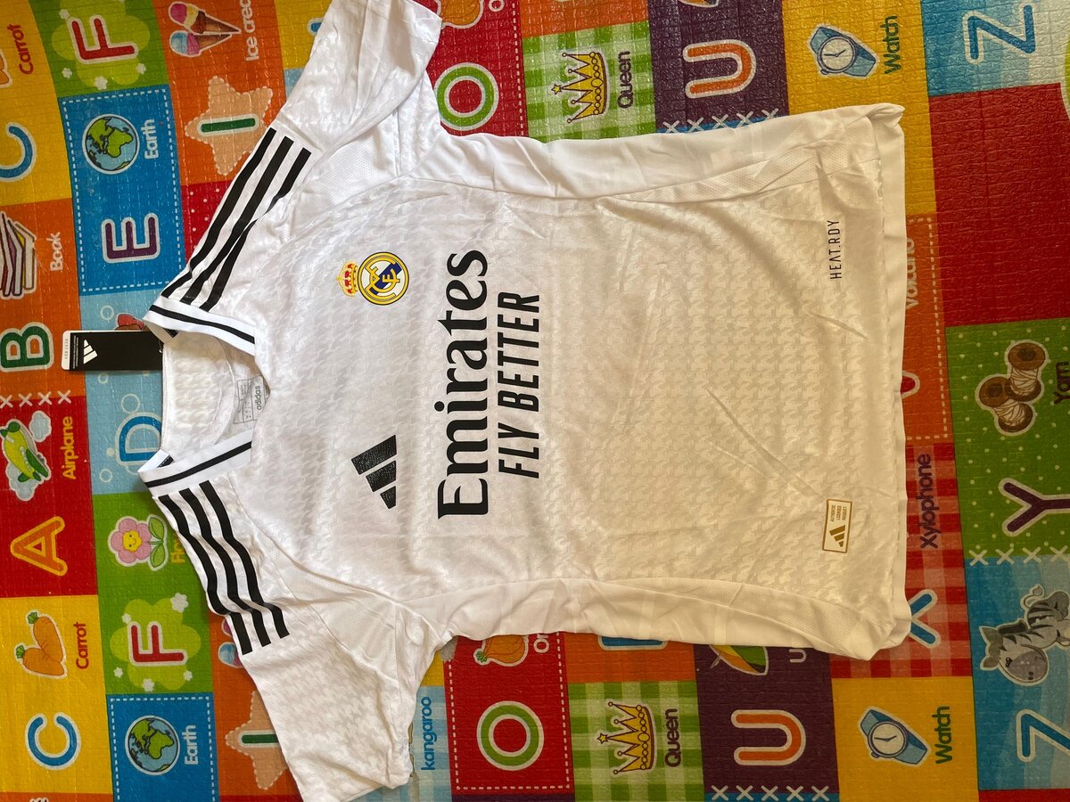 Maillot de Réal Madrid et autr