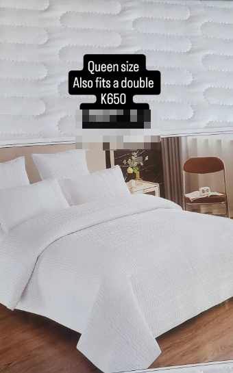 Queen size bedspread white