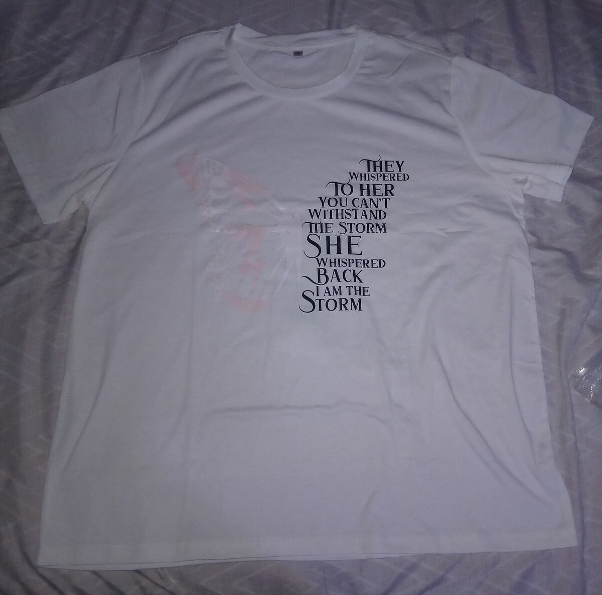 T-shirt imprimée élégante