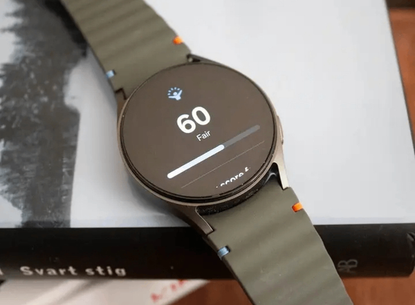 Montre intelligente connectée verte