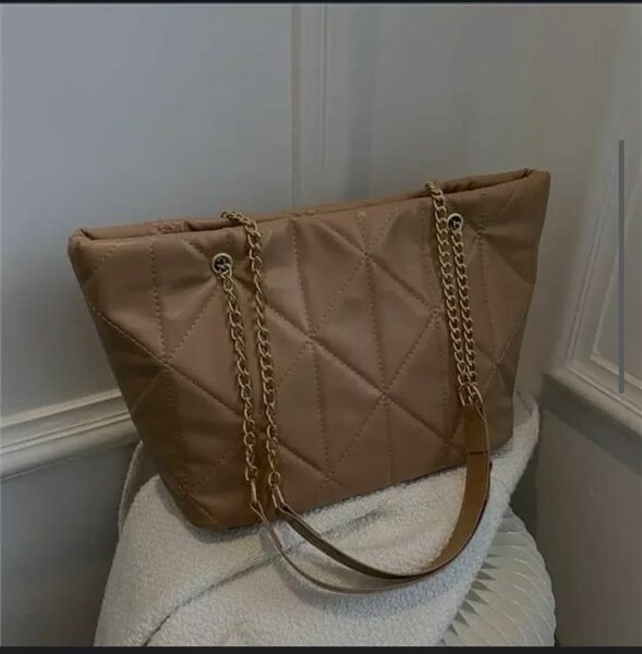 Sac à main en cuir matelassé