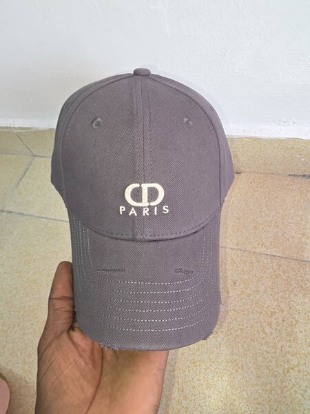 Casquette grise CD Paris