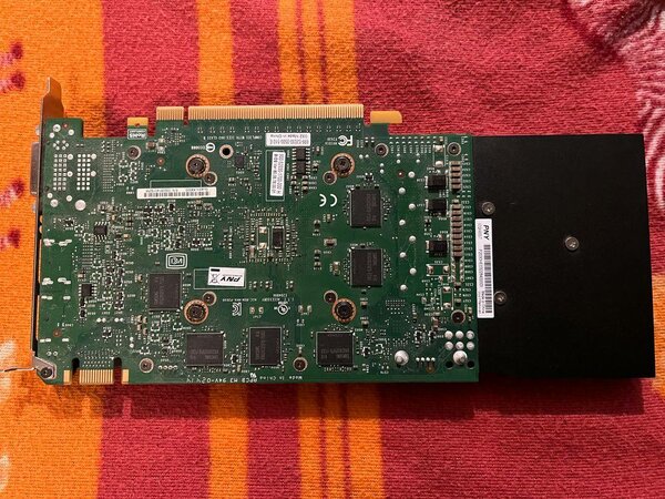 PNY NVIDIA QUADRO K4000 Carte Graphique Professionnelle 3 Go