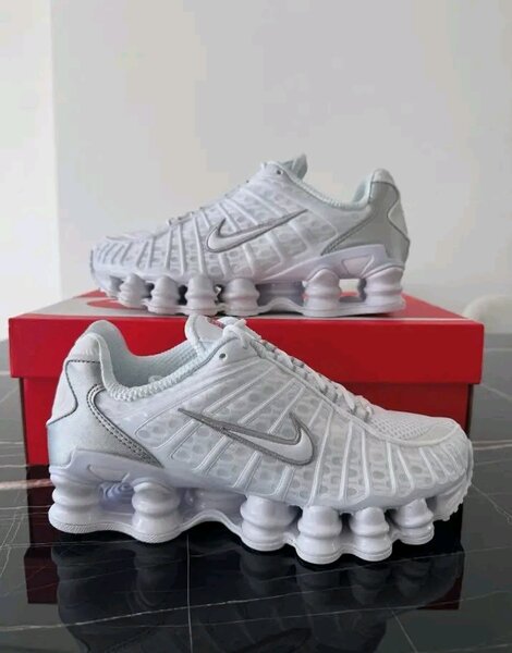 Baskets Nike Shox Entraîneur