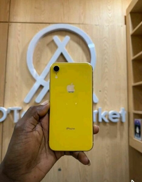 iPhone XR Jaune Débloqué