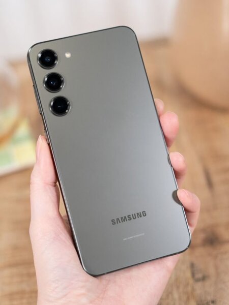 Samsung galaxy S23 plus