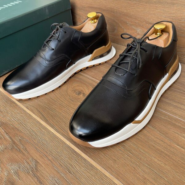 Sneakers en cuir noir élégants