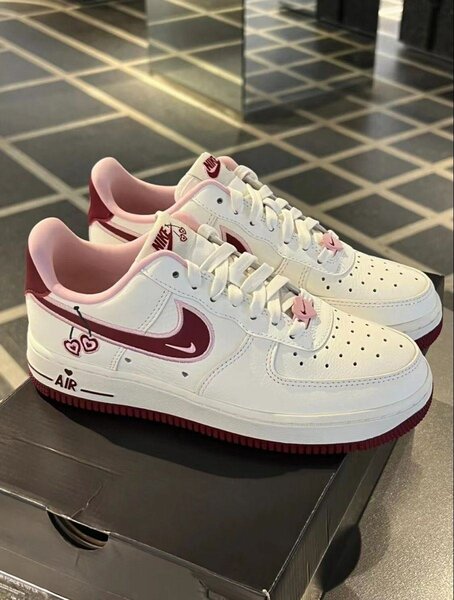 Nike AirForce 1 valentines