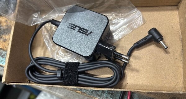Chargeur ASUS universel