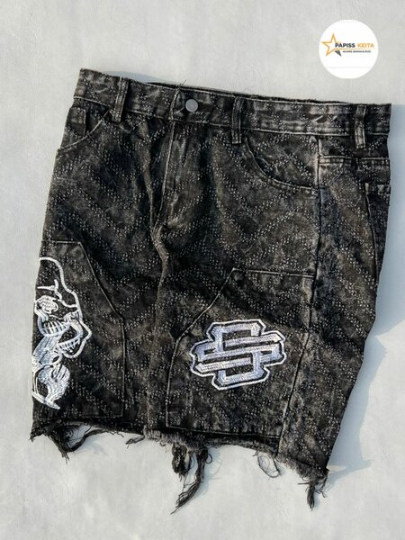 Short en jean brodé