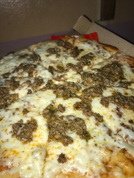 Pizza Fromage et Viande Savoureuse