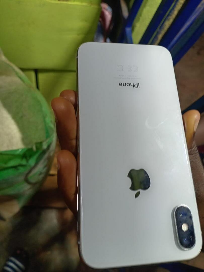 iPhone X avec écran OLED