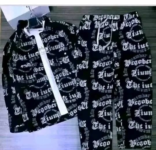 Ensemble survêtement noir et blanc