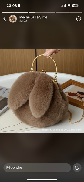 Sac à main boule en fausse fourrure