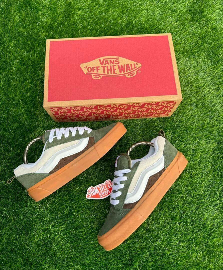 Vans knu
