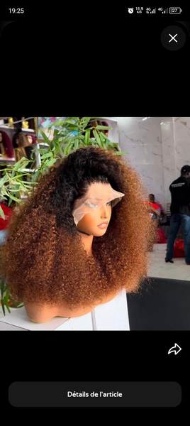 Perruque en dentelle bouclée