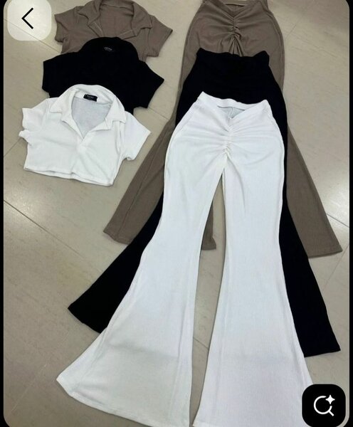 Ensemble de pantalons évasés et tops