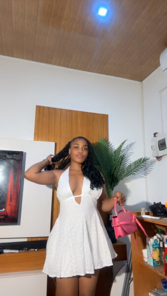 Robe d'été blanche élégante