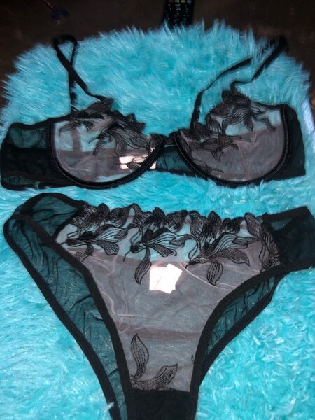 Ensemble de lingerie florale