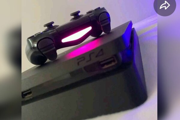 Console PS4 avec manette