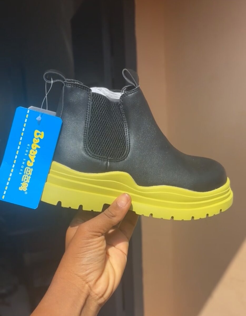 Boots enfant noir et jaune