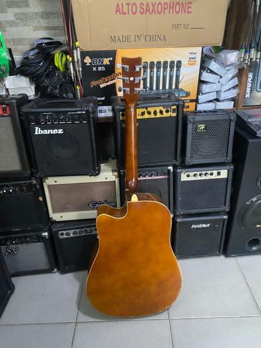 Guitare acoustique électro-acoustique