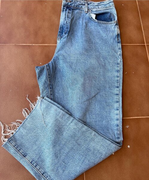 Mom ladies jeans ( thrift)