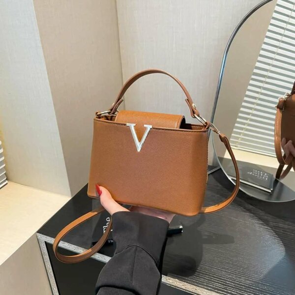 Louis vuitton capucine