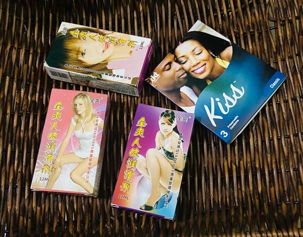 3 préservatifs + 3 lubrifiants