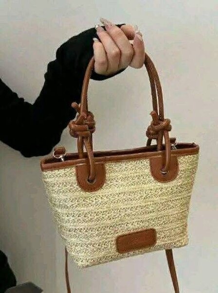 Sac à main en paille élégant