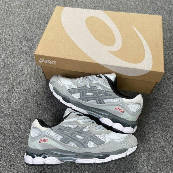 ASICS Baskets de Course Confort