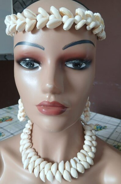 Parure coquillage élégante