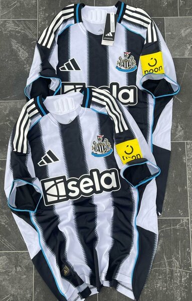 Maillot de football noir et blanc